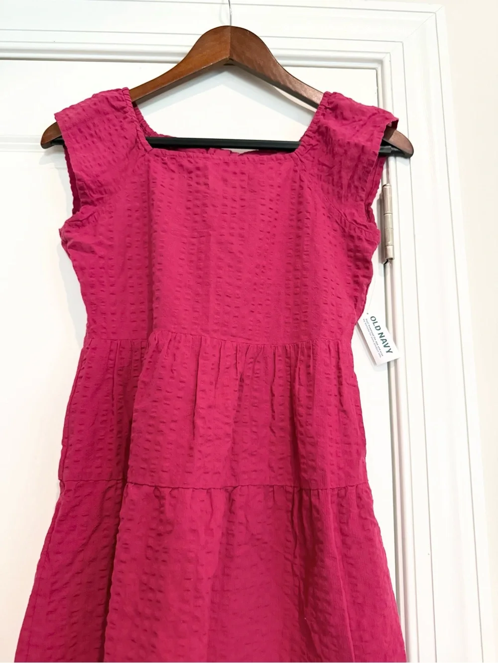 NWT Old Navy Magenta Tiered Seersucker Midi Dress
